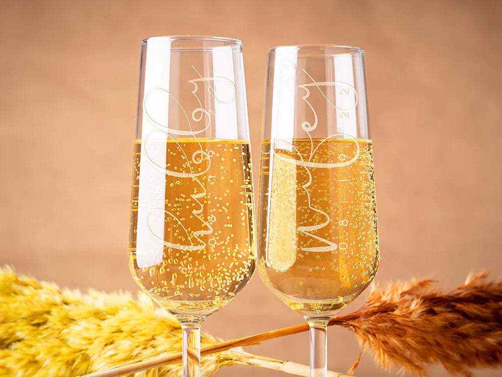Personalized Mr & Mrs Champagne Flutes